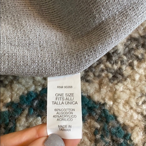 Adidas knit hat - reversible - Picture 5 of 8